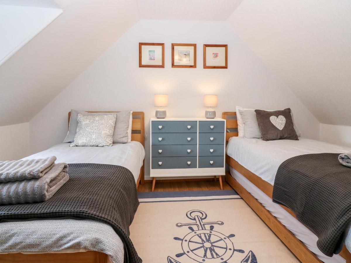 4 Gordon Street Villa Бъки Екстериор снимка